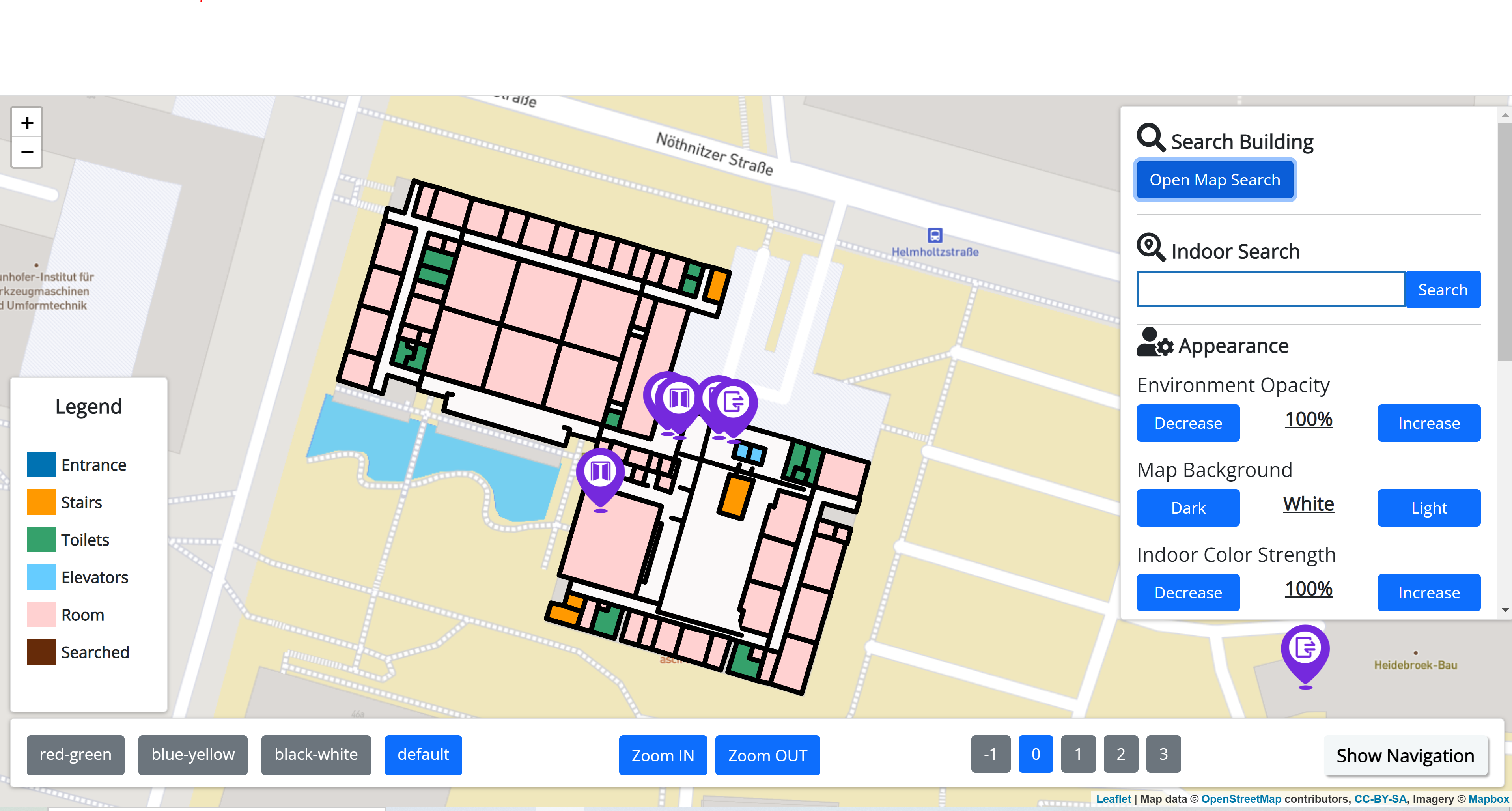 Screenshot des Prototypen. In der Mitte ist eine Gebäudekarte mit verschiedenen Markern und Symbolen zu sehen. Die Räume haben unterschiedliche Farben. Links ist eine Legende mit 6 Einträgen, wo die Farben erklärt werden. Am unteren Rand ist eine Einstellleiste mit den Buttons: red-green, blue-yellow, black-white, default, zoom in, zoom out, -1, 0, 1, 2, 3 und show Navigation. Am rechten Rand ist eine Navigationsleiste mit einer Suchfunktion für Gebäude und einer Indoor Suche, Anpassungen für die Kartenumgebung, den Karten Hintergrund, Farbstärken. 